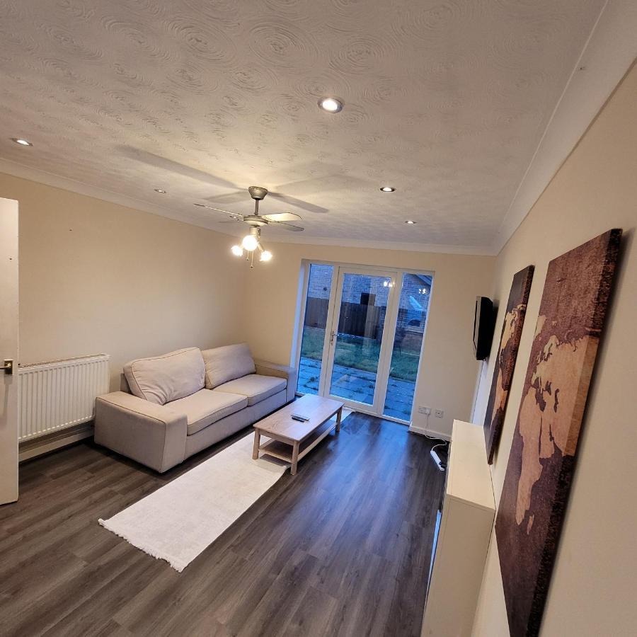 Hamilton 3 Bedrooms 10 Minutes From City Centre Leicester Exterior photo